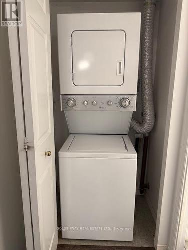 401 - 39 Pemberton Avenue, Toronto, ON - Indoor Photo Showing Laundry Room