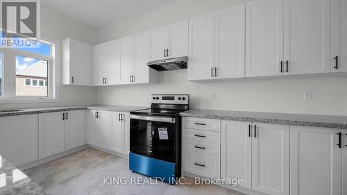 1629 Corsal Court, Innisfil, ON - Indoor Photo Showing Kitchen