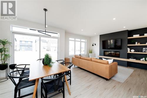 146 Katz Avenue, Saskatoon, SK - Indoor Photo Showing Living Room