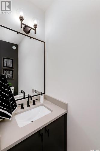 146 Katz Avenue, Saskatoon, SK - Indoor Photo Showing Bathroom