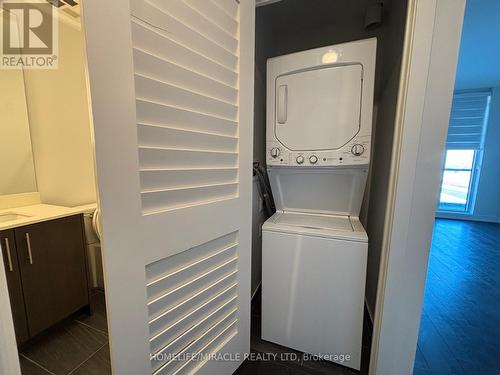 507 - 215 Veterans Drive N, Brampton, ON - Indoor Photo Showing Laundry Room