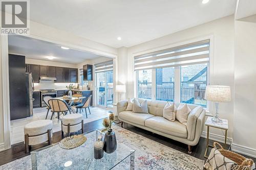 5 Sinatra Street, Brampton, ON - Indoor Photo Showing Living Room