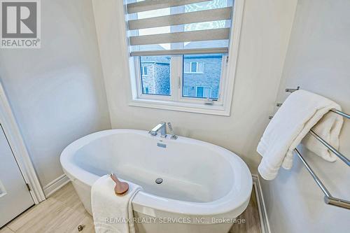 5 Sinatra Street, Brampton, ON - Indoor Photo Showing Bathroom