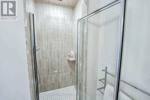 5 Sinatra Street, Brampton, ON - Indoor Photo Showing Bathroom