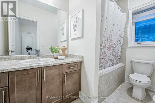 5 Sinatra Street, Brampton, ON - Indoor Photo Showing Bathroom