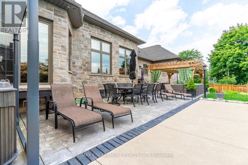 17 Mcdonald Court, Hamilton, ON - Outdoor With Deck Patio Veranda