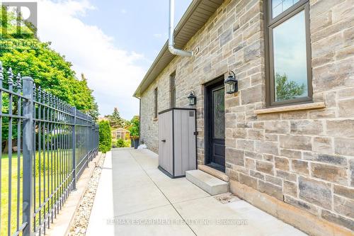 17 Mcdonald Court, Hamilton, ON - Outdoor With Exterior