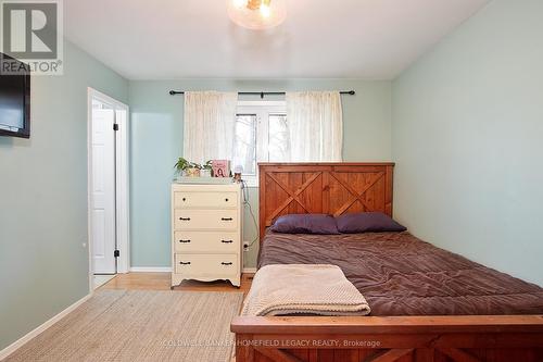 5997 Davis Street, Perth South (51 - Blanshard Twp), ON - Indoor Photo Showing Bedroom