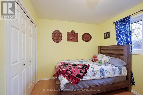 5997 Davis Street, Perth South (51 - Blanshard Twp), ON - Indoor Photo Showing Bedroom