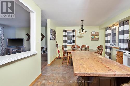 5997 Davis Street, Perth South (51 - Blanshard Twp), ON - Indoor Photo Showing Dining Room