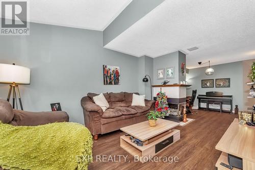 932 Maley Street, North Grenville, ON - Indoor Photo Showing Living Room