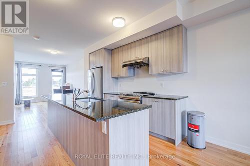 2656 Castlegate Crossing, Pickering, ON - Indoor Photo Showing Kitchen