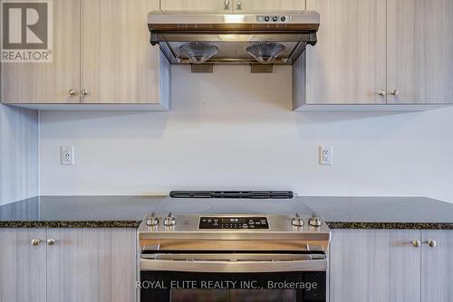 2656 Castlegate Crossing, Pickering, ON - Indoor Photo Showing Kitchen