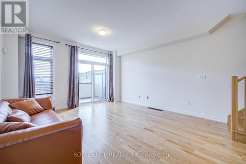 2656 Castlegate Crossing, Pickering, ON - Indoor Photo Showing Living Room