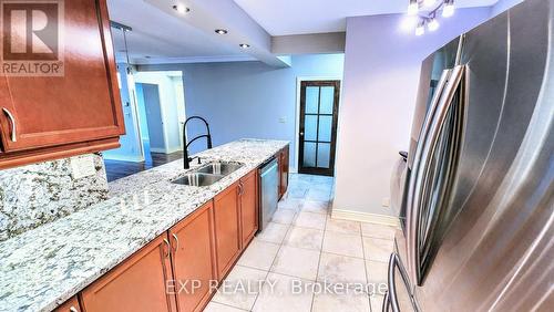 1007 - 88 Promenade Circle, Vaughan, ON - Indoor Photo Showing Kitchen With Stainless Steel Kitchen With Double Sink With Upgraded Kitchen