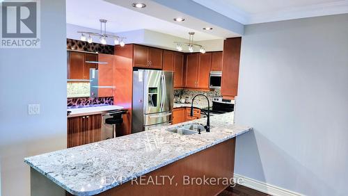 1007 - 88 Promenade Circle, Vaughan, ON - Indoor Photo Showing Kitchen With Stainless Steel Kitchen With Double Sink With Upgraded Kitchen