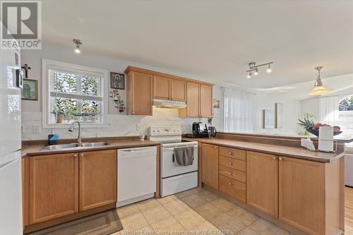 1082 Monarch Meadows, Lakeshore, ON - Indoor Photo Showing Kitchen With Double Sink