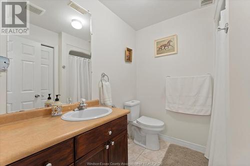 1082 Monarch Meadows, Lakeshore, ON - Indoor Photo Showing Bathroom