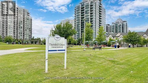 C711 - 8 Beverley Glen Boulevard, Vaughan, ON - Outdoor With Facade