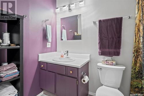 215 La Ronge Road, Saskatoon, SK - Indoor Photo Showing Bathroom