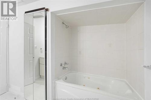 738 Stanley, Windsor, ON - Indoor Photo Showing Bathroom