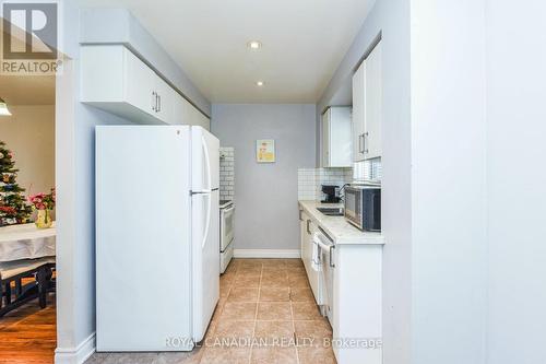 47 - 47 Ellis Drive N, Brampton, ON - Indoor Photo Showing Kitchen