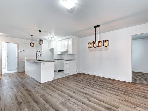 Overall view - 5280  - 5282 Av. Primot, Longueuil (Saint-Hubert), QC - Indoor Photo Showing Kitchen