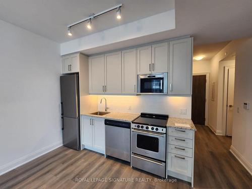 1107-10 Gatineau Dr, Vaughan, ON - Indoor Photo Showing Kitchen