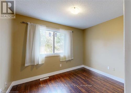 74 Magnolia Crescent, Grimsby, ON - Indoor Photo Showing Other Room