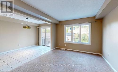 74 Magnolia Crescent, Grimsby, ON - Indoor Photo Showing Other Room