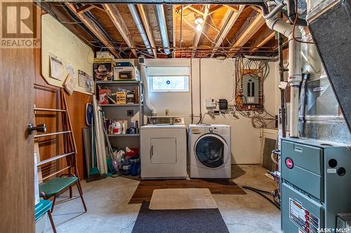 1 Calypso Drive, Moose Jaw, SK - Indoor Photo Showing Laundry Room