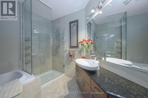 906 - 250 Pall Mall Street, London, ON - Indoor Photo Showing Bathroom