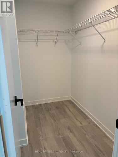 4104 - 327 King Street W, Toronto, ON - Indoor With Storage