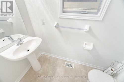 1315 Granrock Crescent, Mississauga, ON - Indoor Photo Showing Bathroom