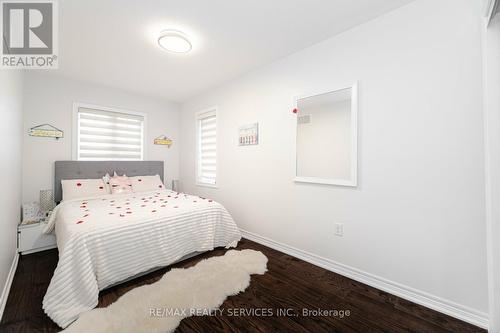 1315 Granrock Crescent, Mississauga, ON - Indoor Photo Showing Bedroom