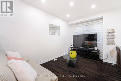 1315 Granrock Crescent, Mississauga, ON - Indoor Photo Showing Bedroom