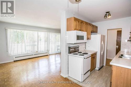 54 Rabbit Lane, Toronto, ON - Indoor Photo Showing Kitchen