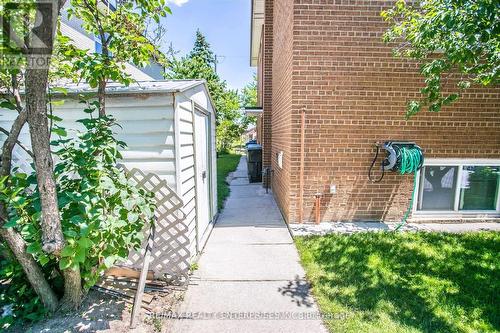 54 Rabbit Lane, Toronto, ON - Outdoor