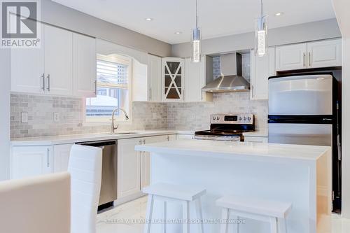 94 Panton Trail, Milton, ON - Indoor Photo Showing Kitchen With Upgraded Kitchen