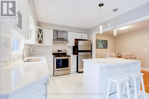 94 Panton Trail, Milton, ON - Indoor Photo Showing Kitchen With Double Sink With Upgraded Kitchen