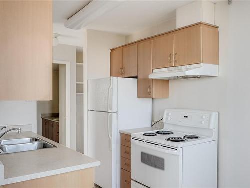 2106-647 Michigan St, Victoria, BC - Indoor Photo Showing Kitchen With Double Sink