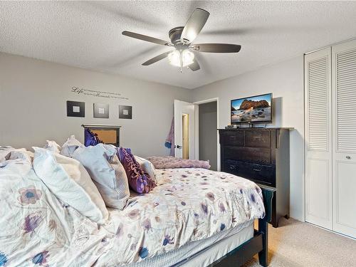 207-550 Bradley St, Nanaimo, BC - Indoor Photo Showing Bedroom