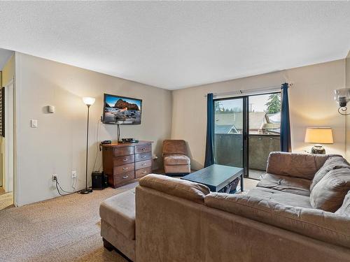 207-550 Bradley St, Nanaimo, BC - Indoor Photo Showing Living Room