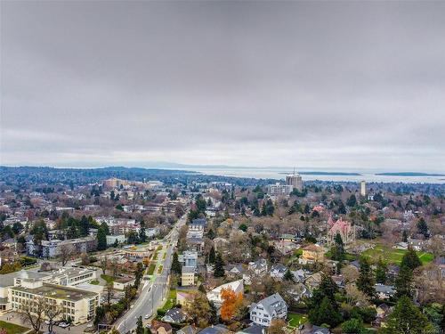 1030 Pentrelew Pl, Victoria, BC 