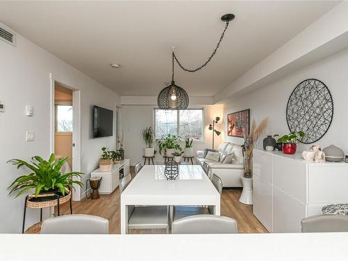 108-1944 Riverside Lane, Courtenay, BC - Indoor Photo Showing Dining Room