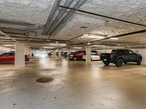 108-1944 Riverside Lane, Courtenay, BC - Indoor Photo Showing Garage