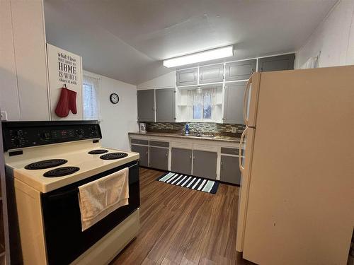 512 Armit Avenue, Fort Frances, ON - Indoor Photo Showing Kitchen With Double Sink