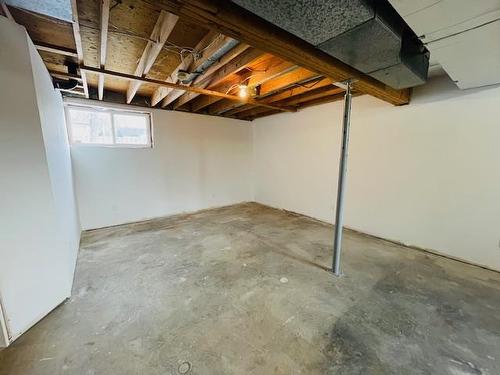 618 Vale Crescent, Thunder Bay, ON - Indoor Photo Showing Basement