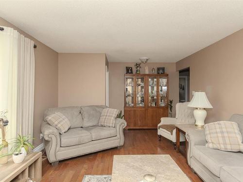 1409 Francis Street W, Thunder Bay, ON - Indoor Photo Showing Living Room