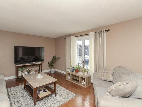 1409 Francis Street W, Thunder Bay, ON - Indoor Photo Showing Living Room